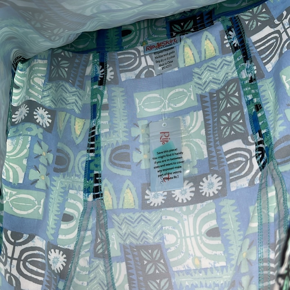 Rip Skirt Hawaii NWT Pacific Tapa Print Quick-Dry Wrap Skirt size Medium - Picture 3 of 9